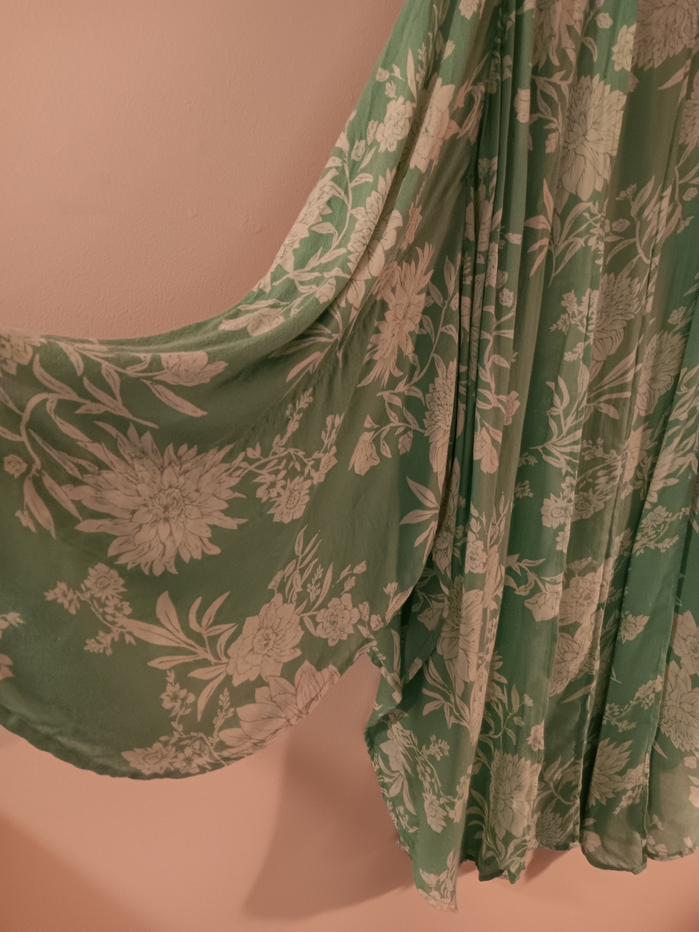 Amuse Society Green And White Floral Kimono
